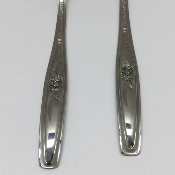 2 piece International Silver Random Rose Stainless Luxury Dinner Forks 6 7/8" - Picture 5 of 7